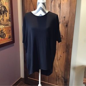 Black long shirt to wear with leggings. It says size small